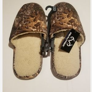 Mens Real Tree slippers size 11-12 cozy and fuzzy